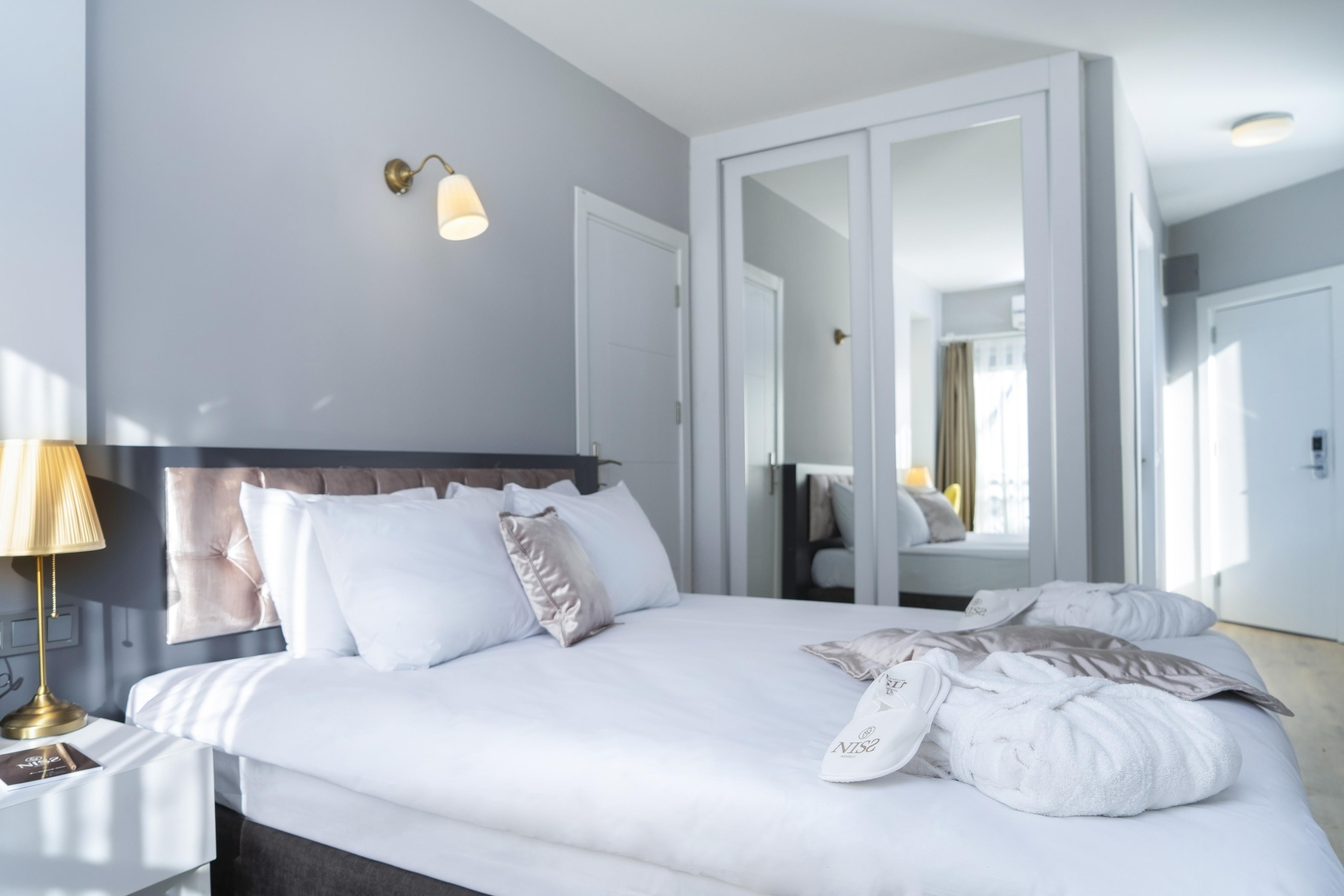 Otel Niss Lara 3*