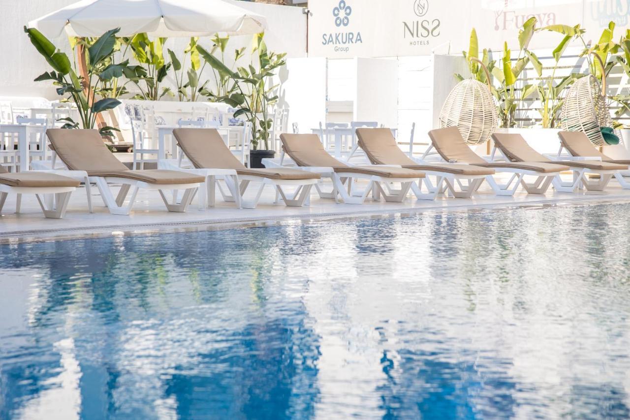 Otel Niss Lara 3*